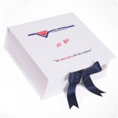 Kurdeleli Büyük Kutuda Logolu Çikolata 