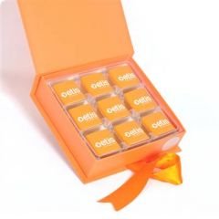 Kurdeleli Alçak Kutuda Logolu Çikolata 