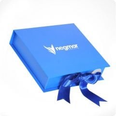 Kurdeleli Alçak Kutuda Logolu Çikolata 