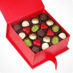 Kırmızı Kutuda Spesiyal Çikolata 